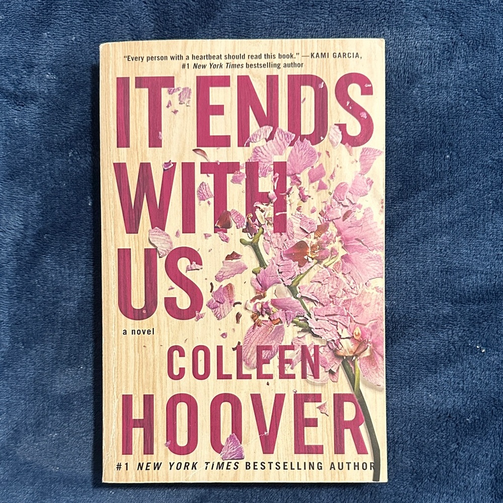 It Ends With Us by Colleen Hoover Book
